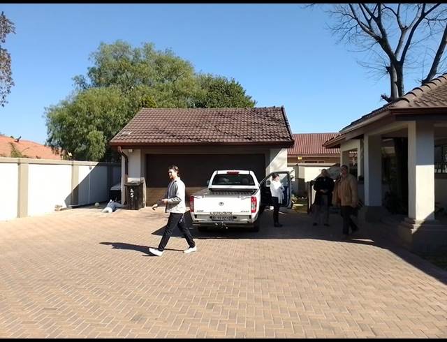 7 BEDROOM HOUSE FOR SALE IN BRACKENHURST